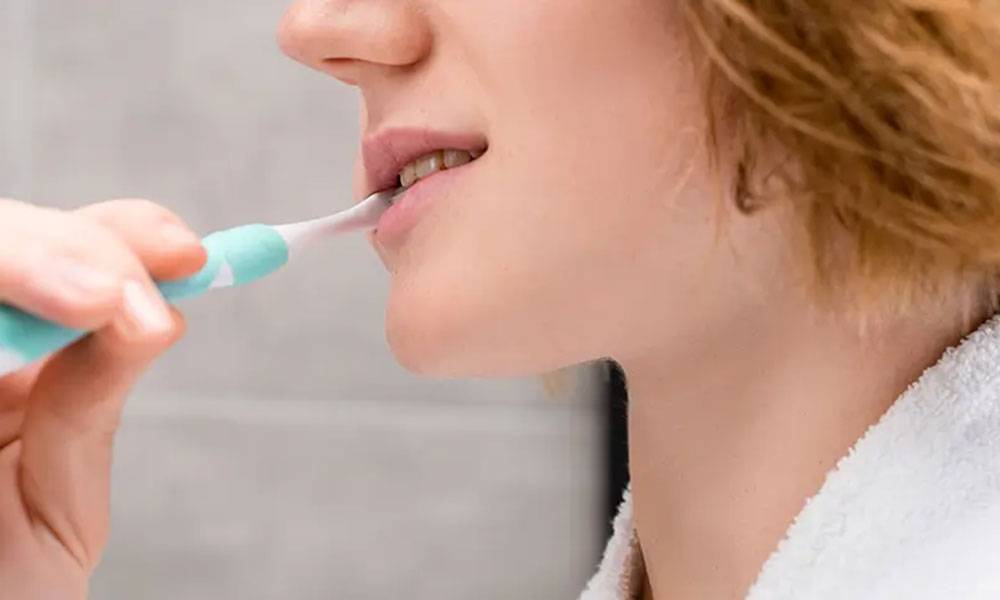 مسواک زدن ایمپلنت دندان برای پیشگیری از بیماری های لثه 3 اهمیت چکاپ های منظم دندانپزشکی